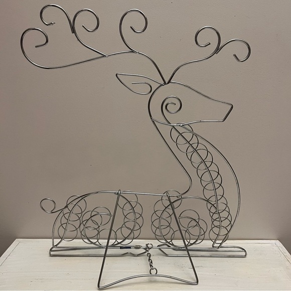 International Silver Co. Wire Christmas Card Holder In Reindeer Shape 18 x 16.5 - Picture 8 of 11
